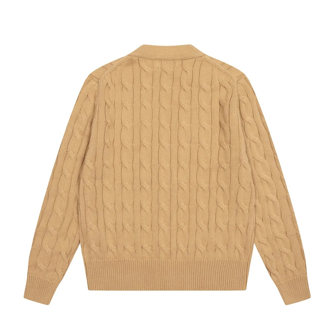 P250 Top quality" Style number: DS113# (not off the shelves all year round) [Ralph Lauren large V-neck solid color pony embroidered logo twist knitted cardigan] ✅Ralph Lauren classic basic versatile goddess style large V-neck knitted cardigan jacket ✅Main supply platform live broadcast Wholesale entities Replenish when out of stock Not off the shelves ✅ZP quality 1:1 version Scan the code to enter the GF website Counter quality ✅Detailed quality is the only one in Guangzhou Imported quality cotton yarn, focusing on high-end, cost-effective, good quality needless to say ✅The version is restored to the original order, the maximum size can be worn up to 160 pounds, loose, comfortable and stress-free ✅The upper body is simple and easy to match, ootd must-have style, good-looking clothes are never picky, a must-have in the goddess' wardrobe. Size: S-XL Color: Black White Gray Light Blue Khaki Pink Yellow Chinese Red Navy Blue White Label Navy Blue Red Label